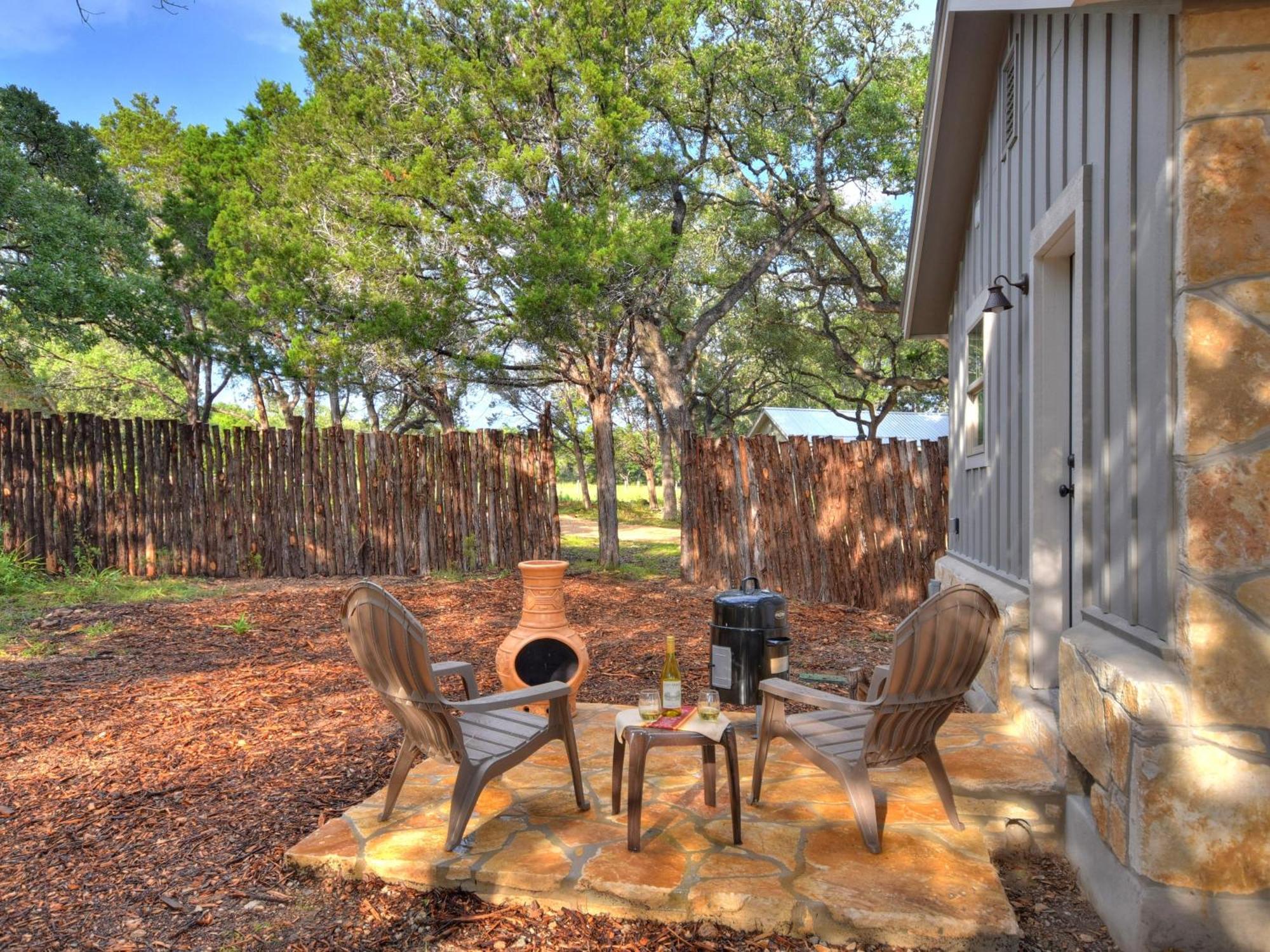 Cabins At Flite Acres - Morning Dove Wimberley Exteriör bild